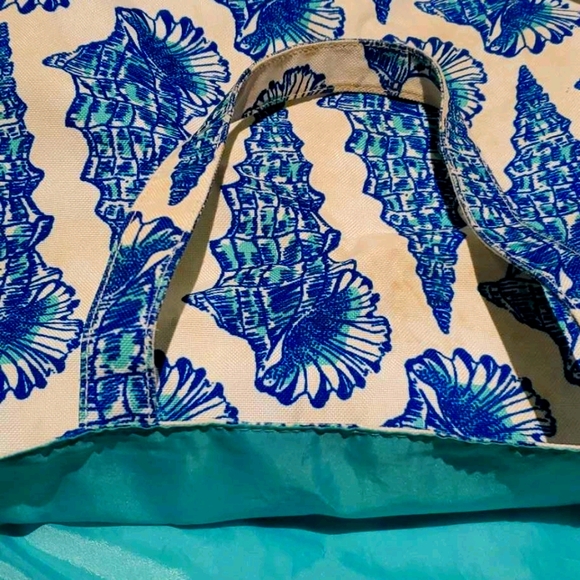 Estee Lauder Bag - Picture 3 of 3